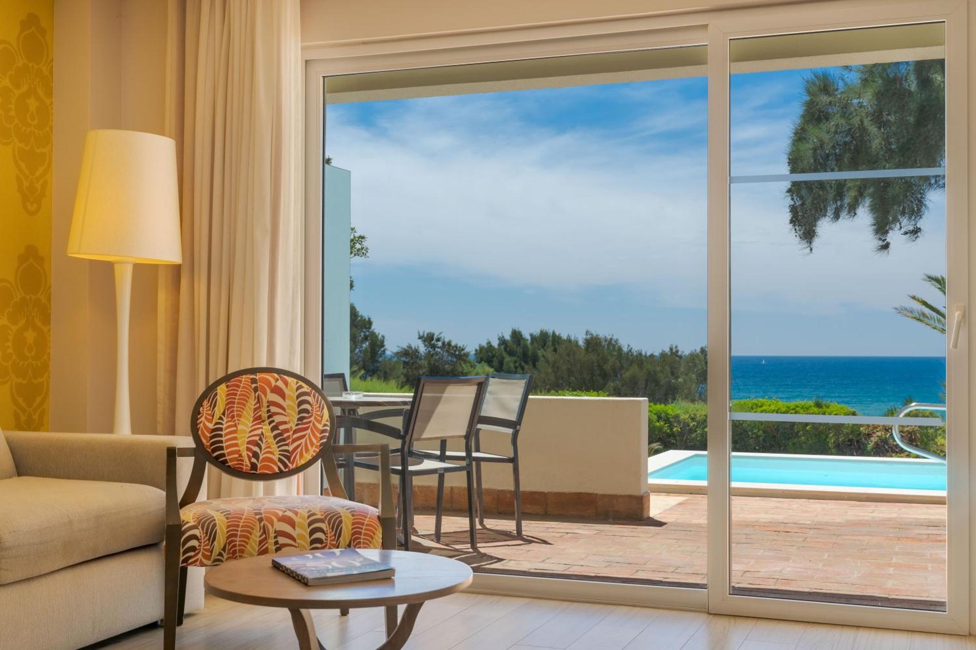 Pestana Alvor Praia Premium Beach & Golf Resort Luaran gambar A room at the resort